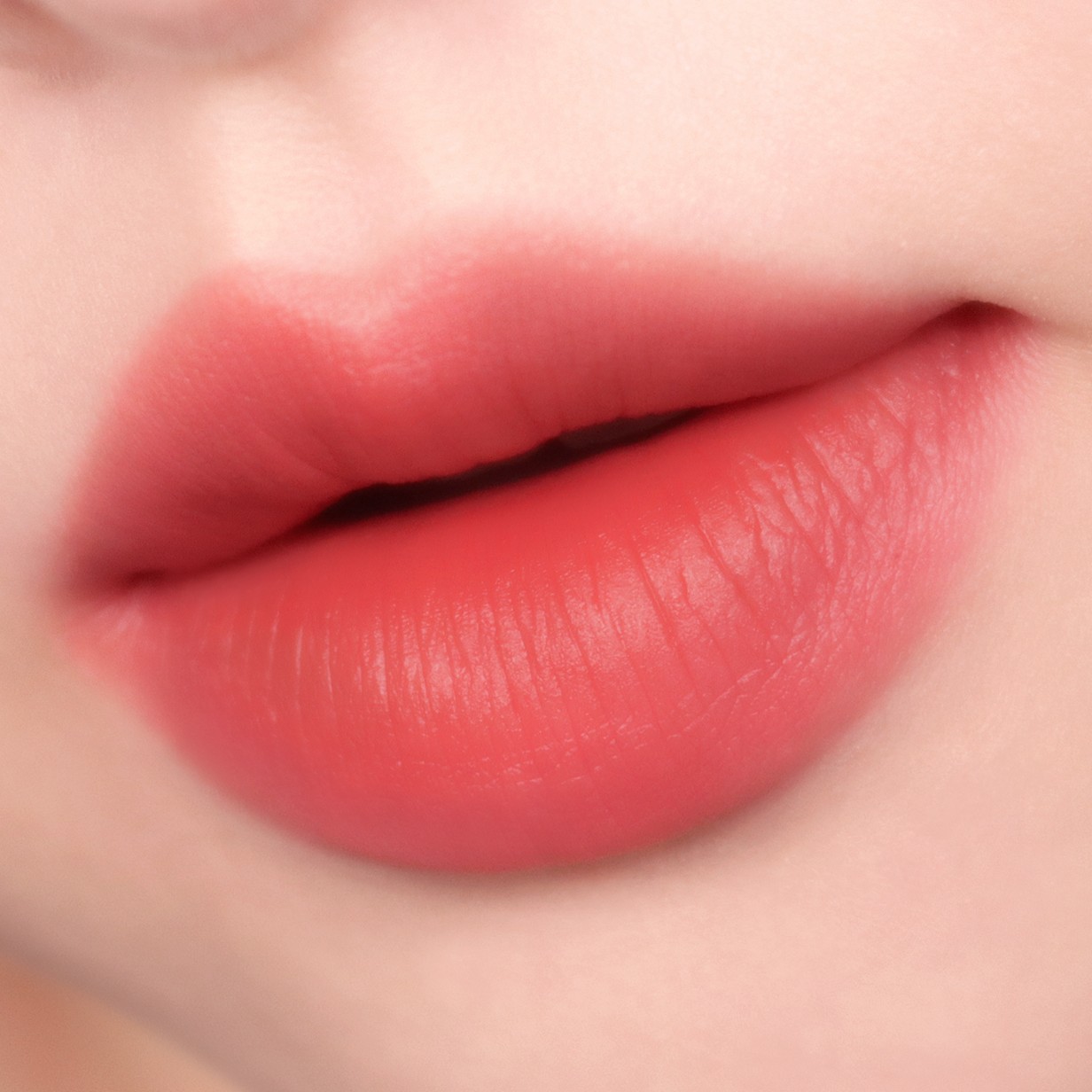 Тинт вельветовый для губ №1 Be With | UNLEASHIA Luv Hug Velvet Tint №1 Be With